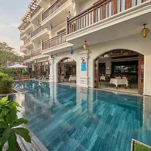Hotel Odyssey &